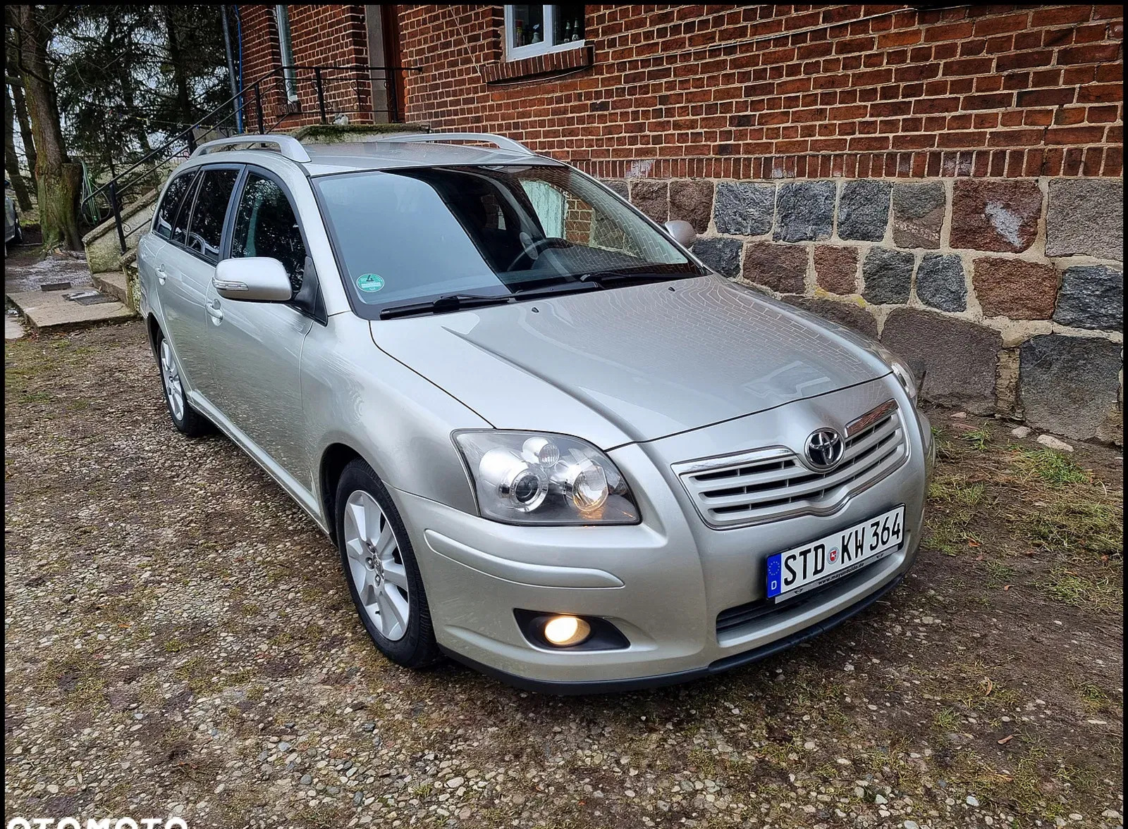 toyota avensis warmińsko-mazurskie Toyota Avensis cena 21500 przebieg: 147000, rok produkcji 2006 z Busko-Zdrój